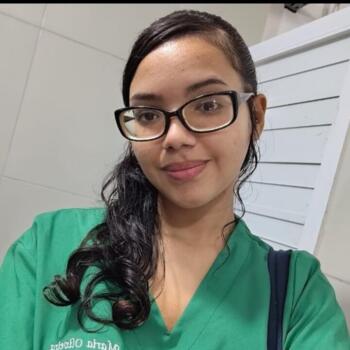 Babysitter in Olinda: Maria