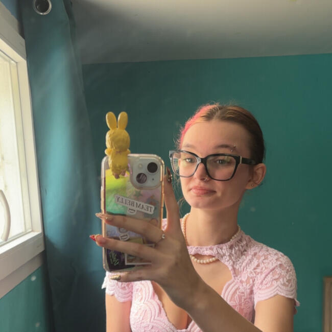 Babysitter in Coulombiers: Chloe