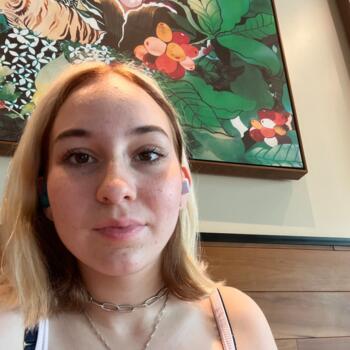 Babysitter in Humble: Elysa