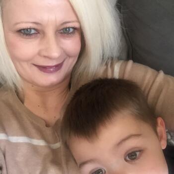 Babysitter in Queanbeyan: Leanne Riley
