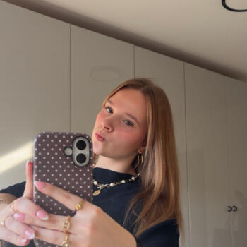 Babysitter in Saint-Nicolas: Yanaika