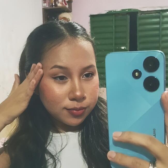 Babysitter in Porto Velho: Sarah Emily