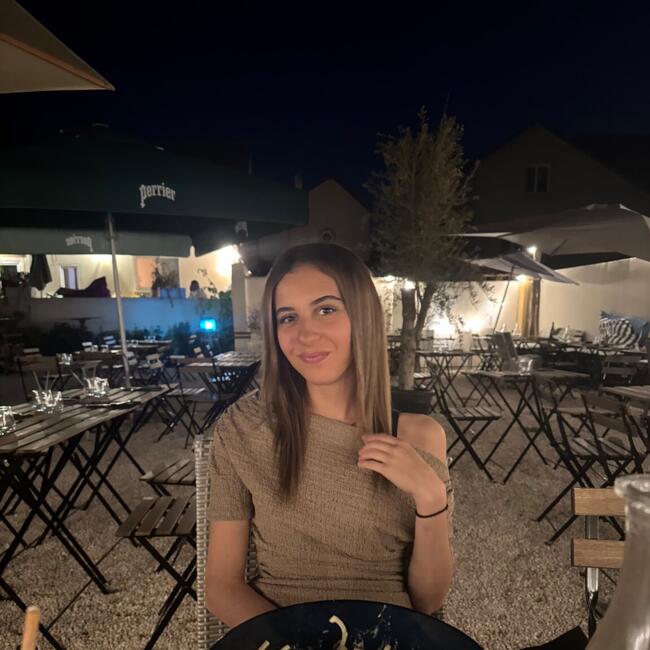 Babysitter in Carcès: Rizlene