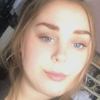 Babysitter in Warrington: Tara