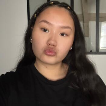 Babysitter in Ste-Geneviève-des-Bois: Juliette