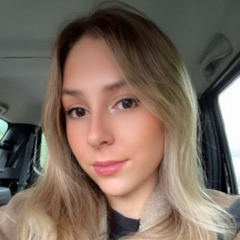 Babysitter in Grouches-Luchuel: Camille