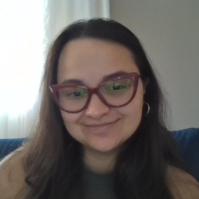 Babá em Pinhais: Izadora