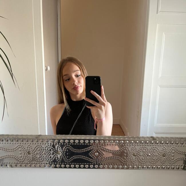 Babysitter in Gevrey-Chambertin: Elise