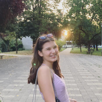 Baby-sitter in Zagreb: Vivian