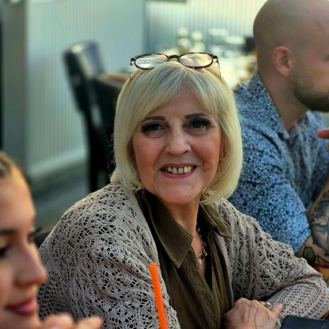 Babysitter in Awans: Evelyne