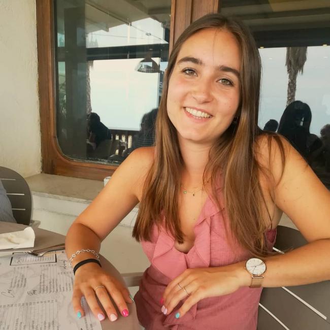 Canguro en Cassà de la Selva: Laura