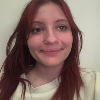 Babysitter Hull: Lily