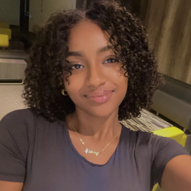 Baby-sitter in Planet Fitness - Scarborough: Mihret