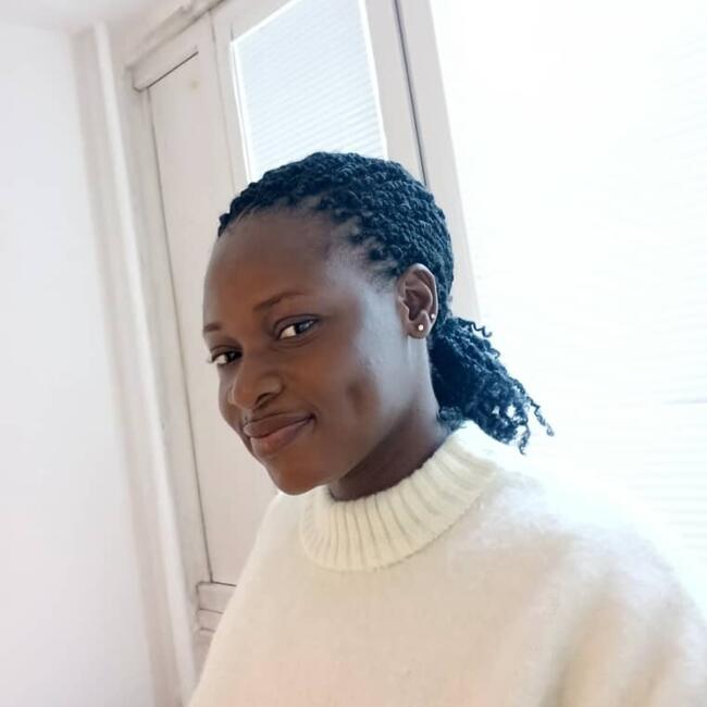 Babysitter in Prague: Vivian Agyeiwaa