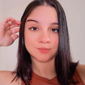 Babá Brasília: Giovanna Vitoria