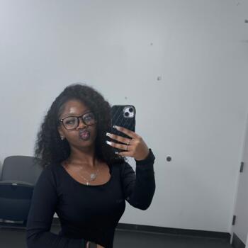 Babysitter Houston: Ayanna