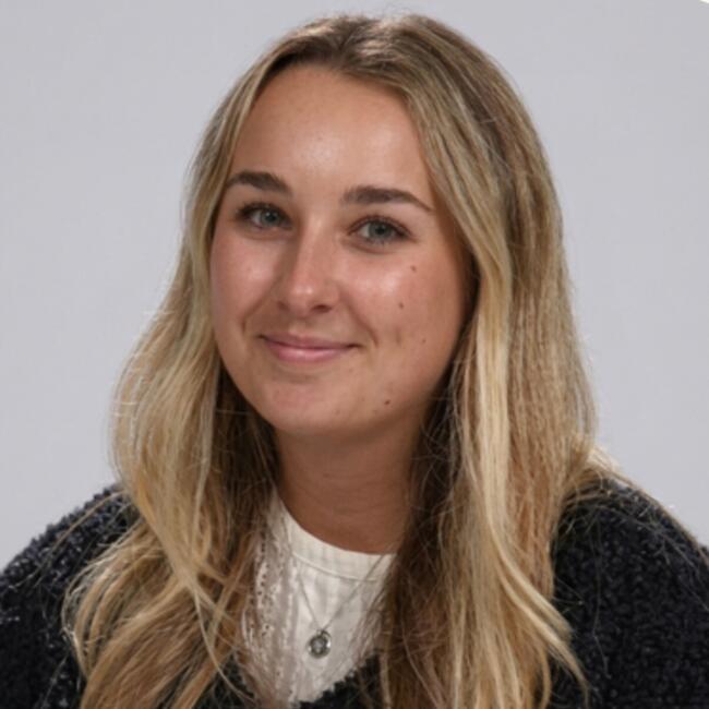 Babysitter in Paris: Lucie