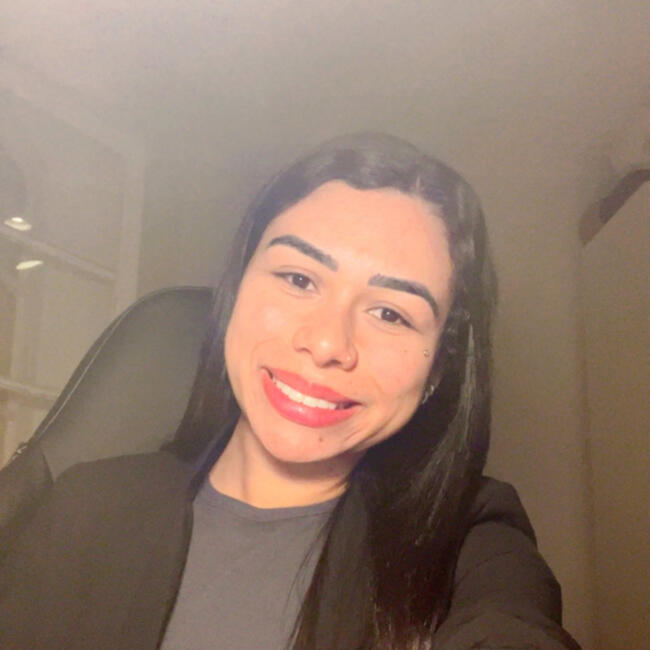 Babysitter in Faro: Yasmin guimaraes