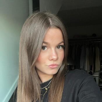Babysitter in Tourcoing: Lola