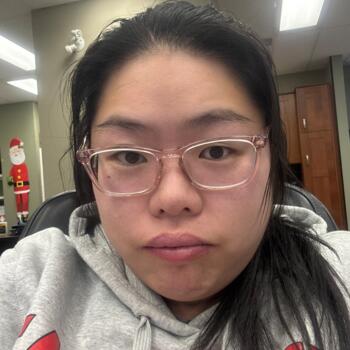 Job de garde d'enfants à Calgary: job de garde d'enfants Hilary