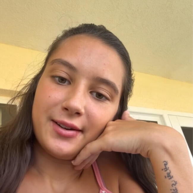 Geraldine のベビーシッター: Azerra