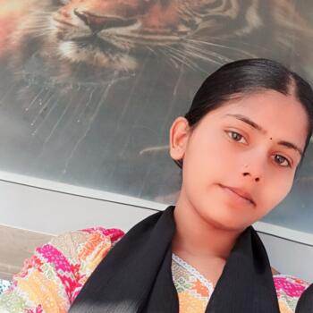 बेबीसिटर नई दिल्ली: Gunjan