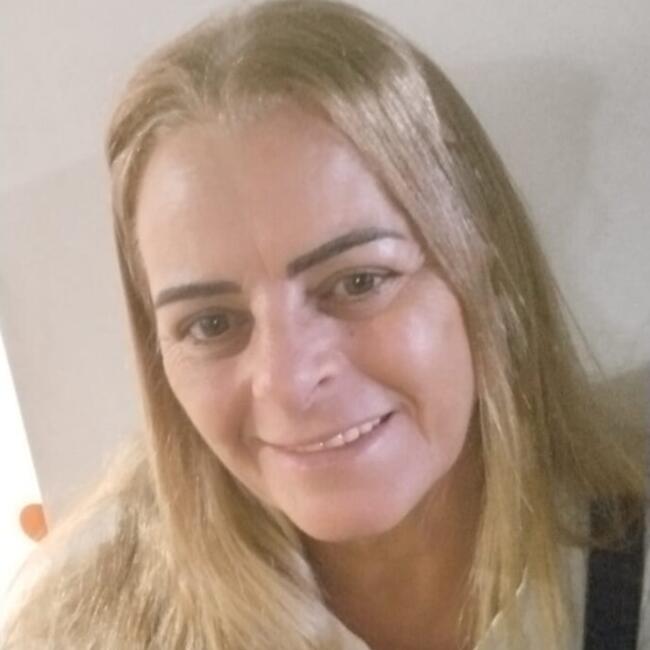 Babá em Itabirito: Angela