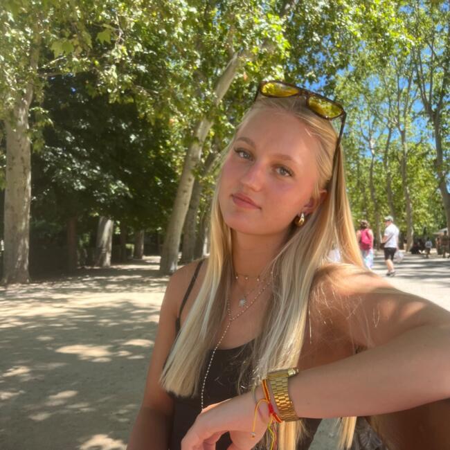 Babysitter em Algés: Carina