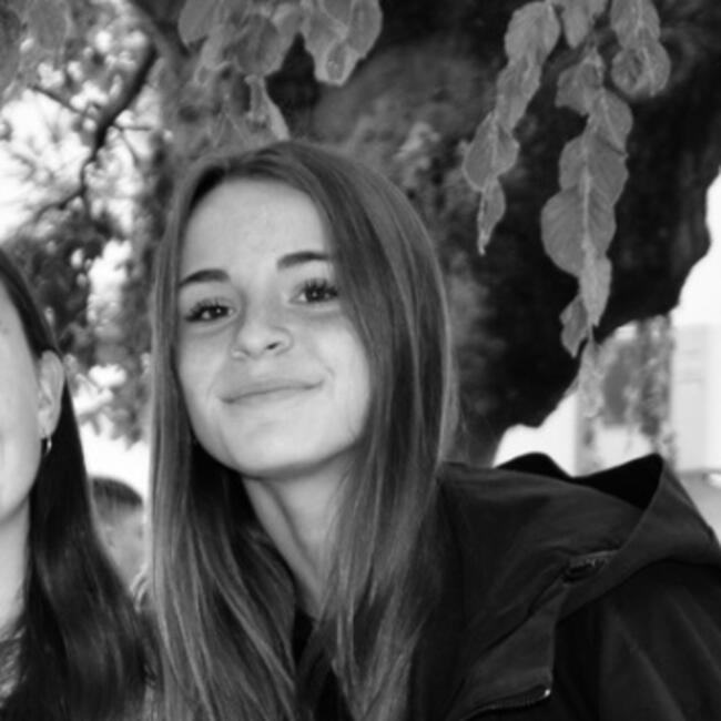 Babysitter in Opwijk: Louette