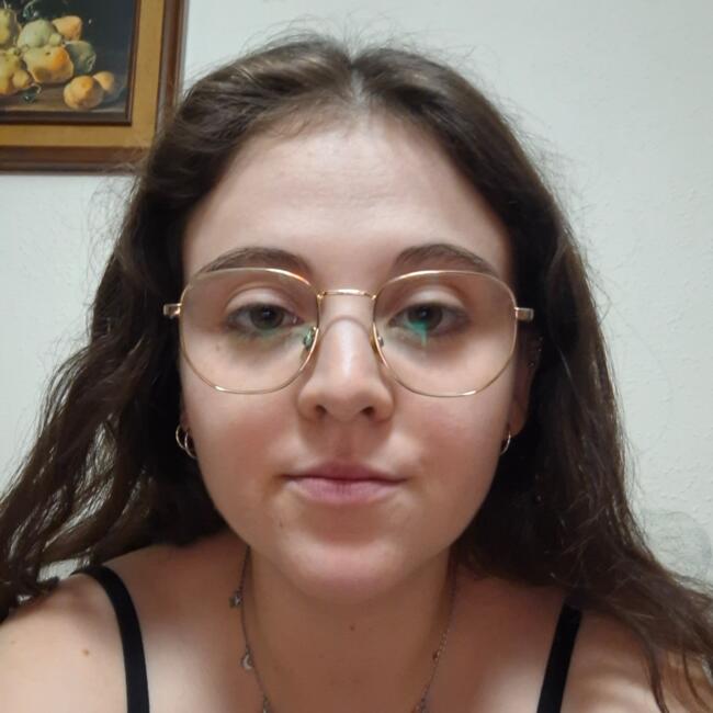 Babysitter in Jaén: Lucía