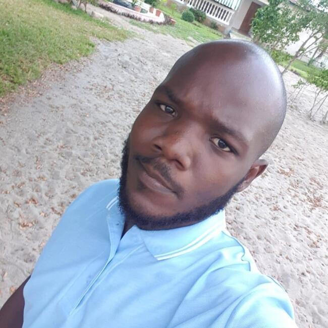 Babysitter in Chanteloup-les-Vignes: Martinel oscar