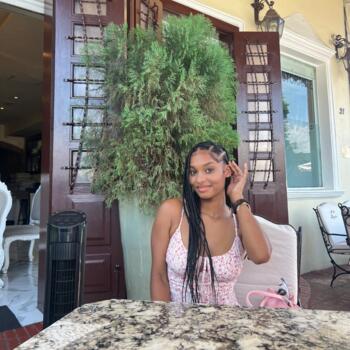 Babysitter in The Bronx: Nevaeh