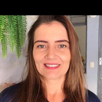 Babysitter Montes Claros: Eliane