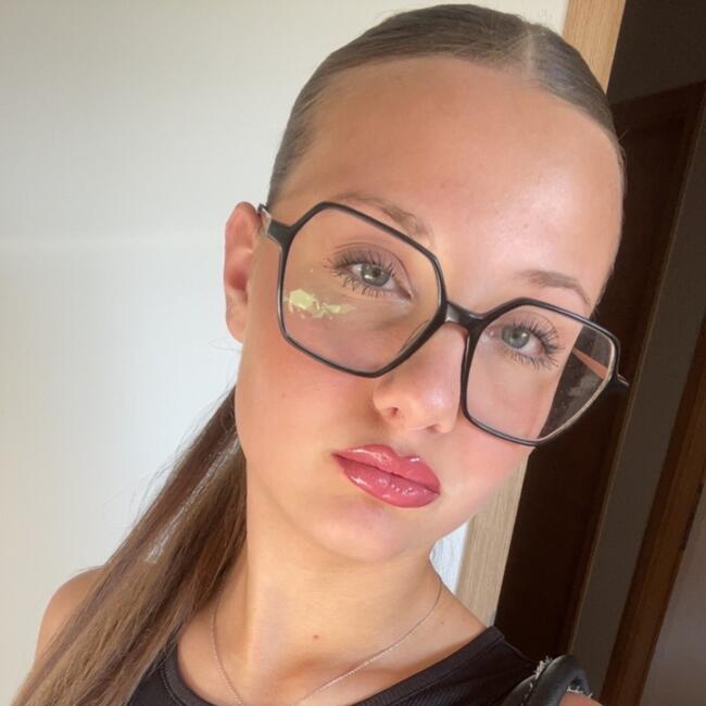 Babysitter in Réguisheim: Leane