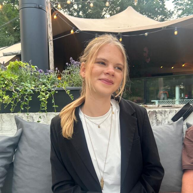 Babysitter in Milsbeek: Saar
