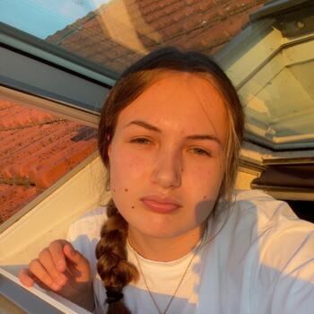 Babysitter in Amiens: Ines