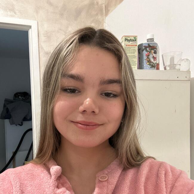 Babysitter in Aubagne: Jade