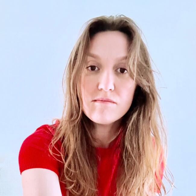 Babysitter in Oeiras: Ellyara