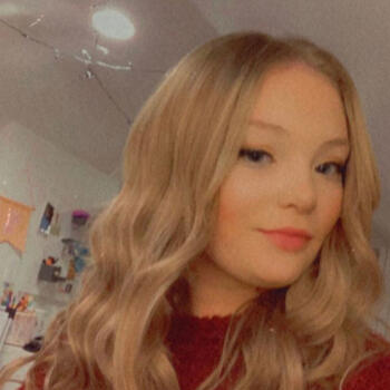 Babysitter in Millburn (New Jersey): Julia