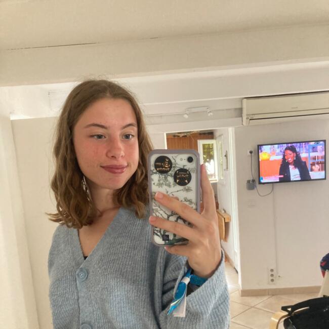 Babysitter in Marseille: Oriane