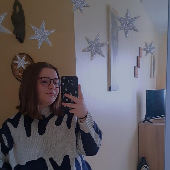 Babysitter in Dol-de-Bretagne: Julia