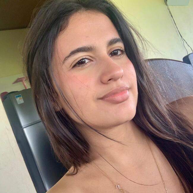 Babá em Goiânia: Julia