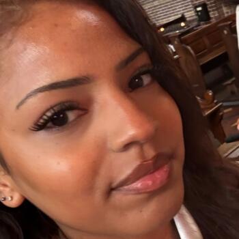 Babysitter in Berg en Dal: Alexzienna