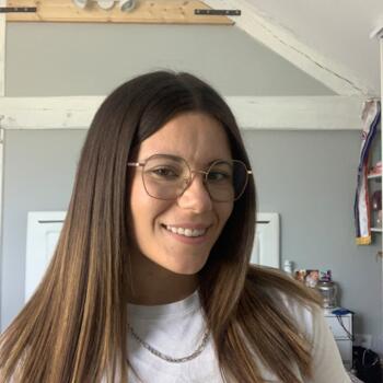 Babysitter in Santranges: Elina