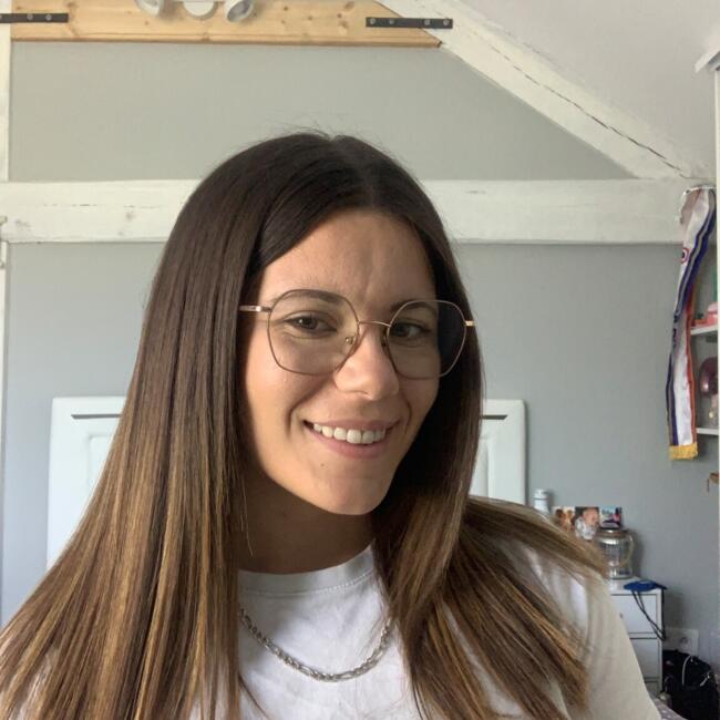 Babysitter in Santranges: Elina