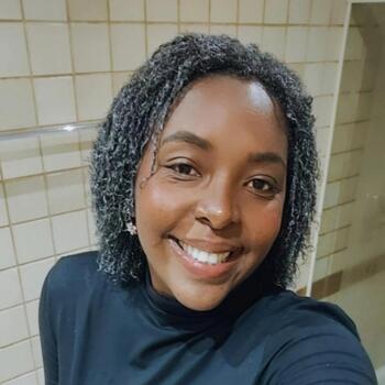 Babysitter Niterói: Pamela