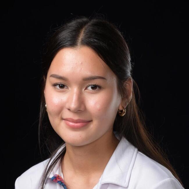 Babysitter in Singapore: Olivia