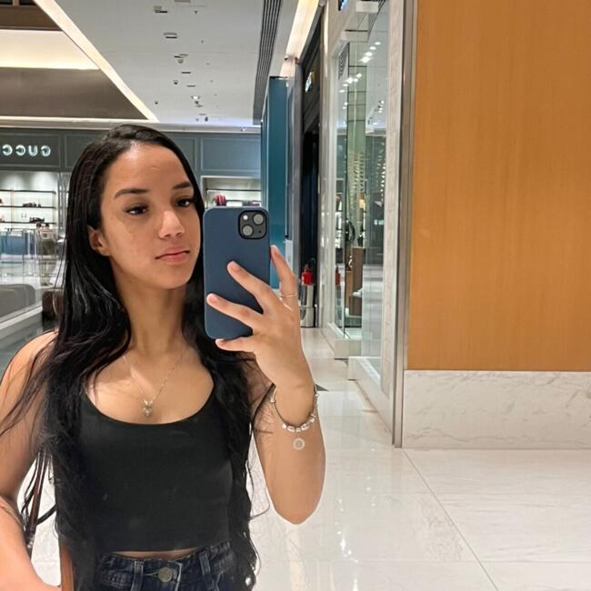 Babysitter in Goiânia: Sylmara Evilyn Fernandes