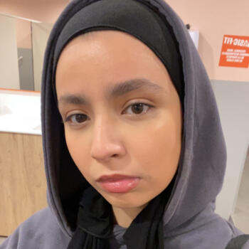 Babysitter Villeneuve-la-Garenne: Salma