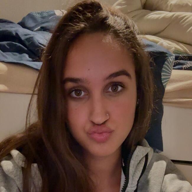 Babysitter in Issy-les-Moulineaux: Jessica